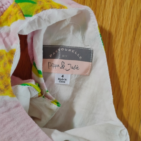 Pipa & Julie 2 piece short outfit - Picture 4 of 4